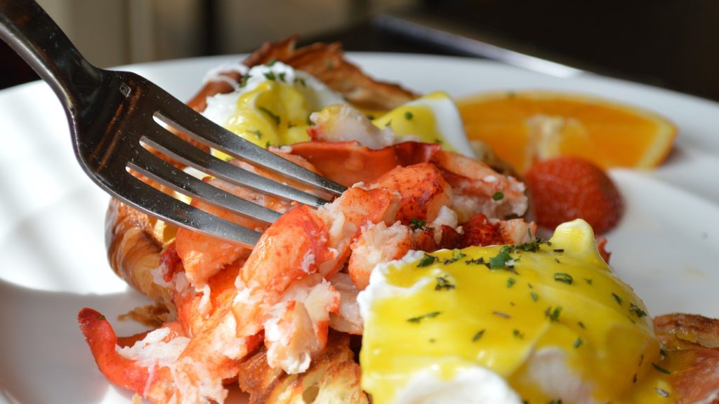 Crayfish Benedict With Zolonnaise Sauce