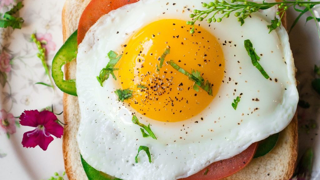 Effortless Breakfast Sarnie With Microgreens