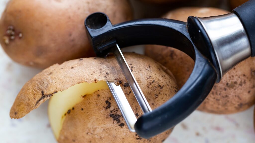 How To Peel Potatoes Like A Master Chef