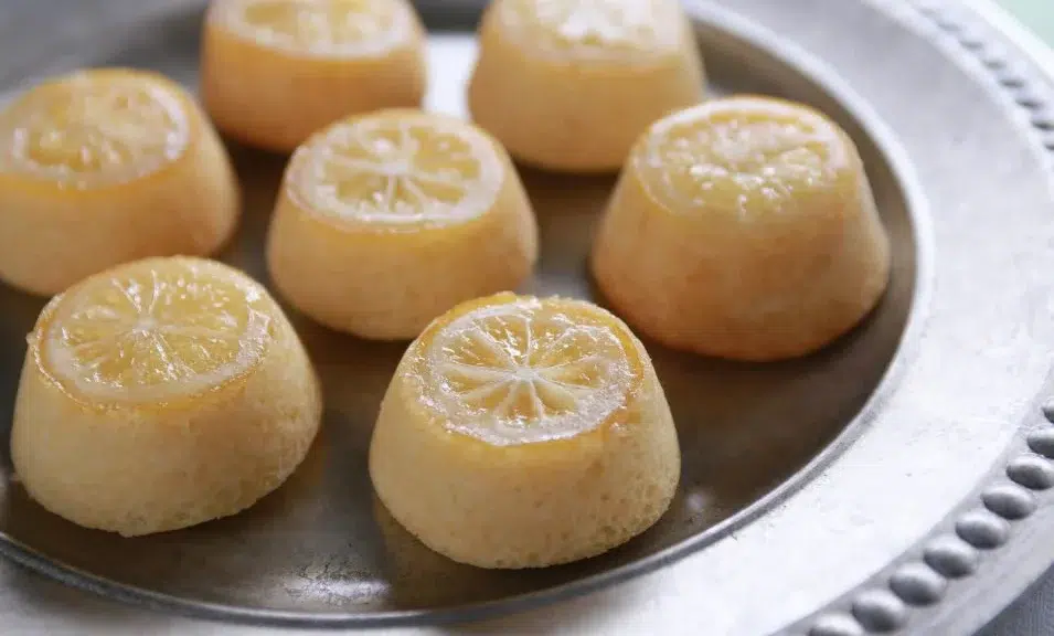 Bake Like Sansa: Game of Thrones Lemon Cakes